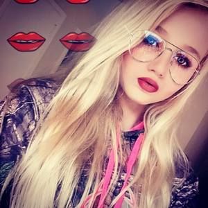 Meet your Posher, Paige